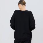 سويت شيرت واسع برقبة دائرية